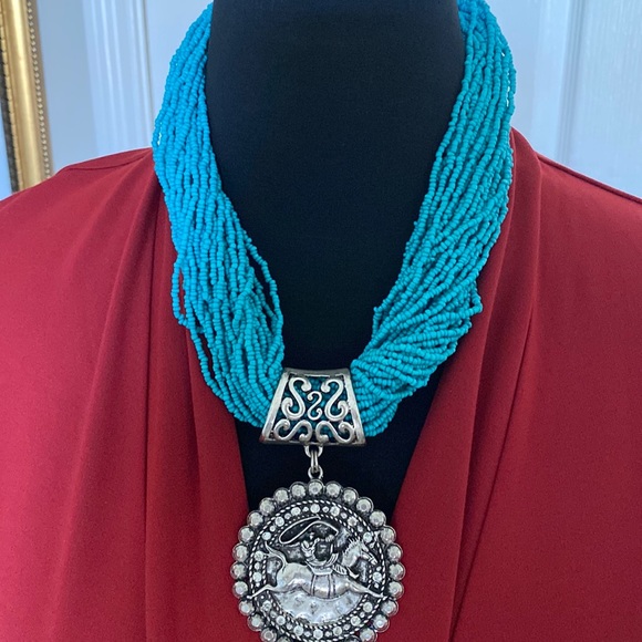 Vintage Jewelry - Bold vintage turquoise necklace with a medallion!
